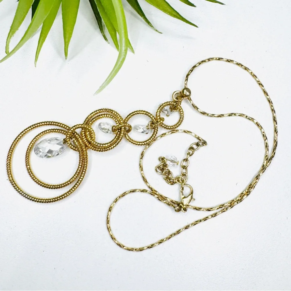 Vintage Y2K Faceted Clear Crystal Gold Tone Textured Circle Pendant Necklace
